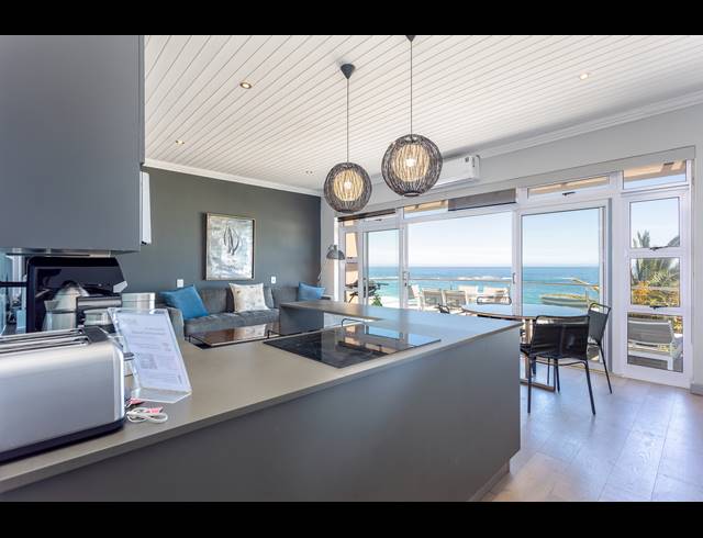 3 BEDROOM APARTMENT FOR SALE IN CAMPS BAY